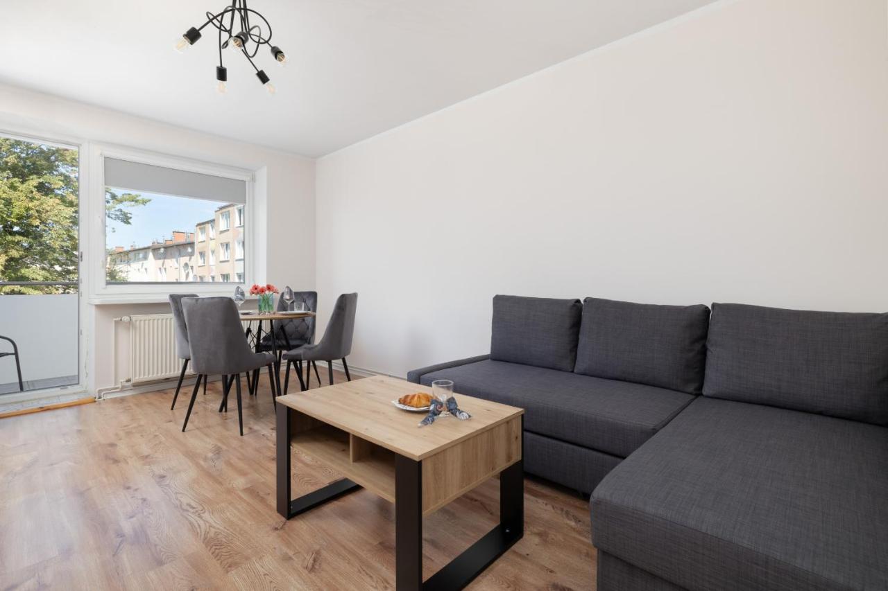 Apartament Zrodlana Two-bedroom With Balcony By Renters