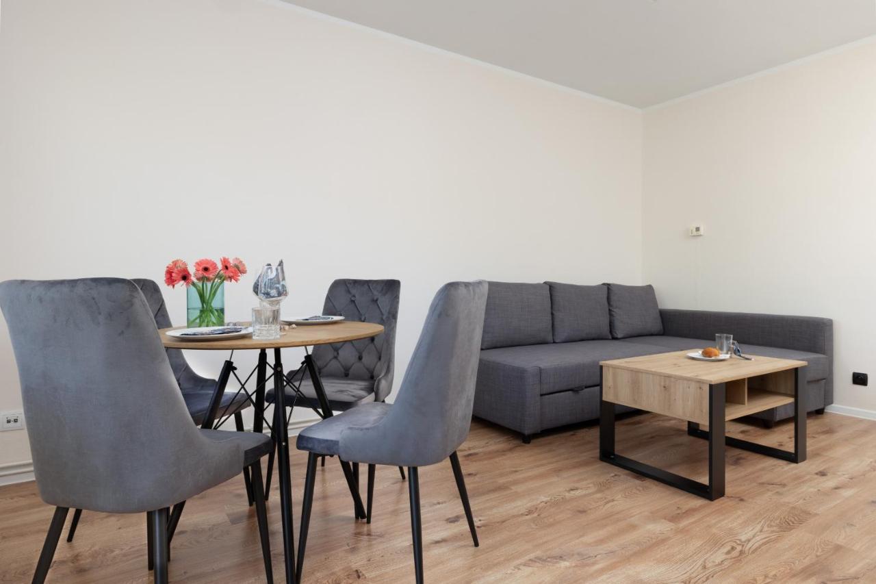 Apartament Zrodlana Two-bedroom With Balcony By Renters