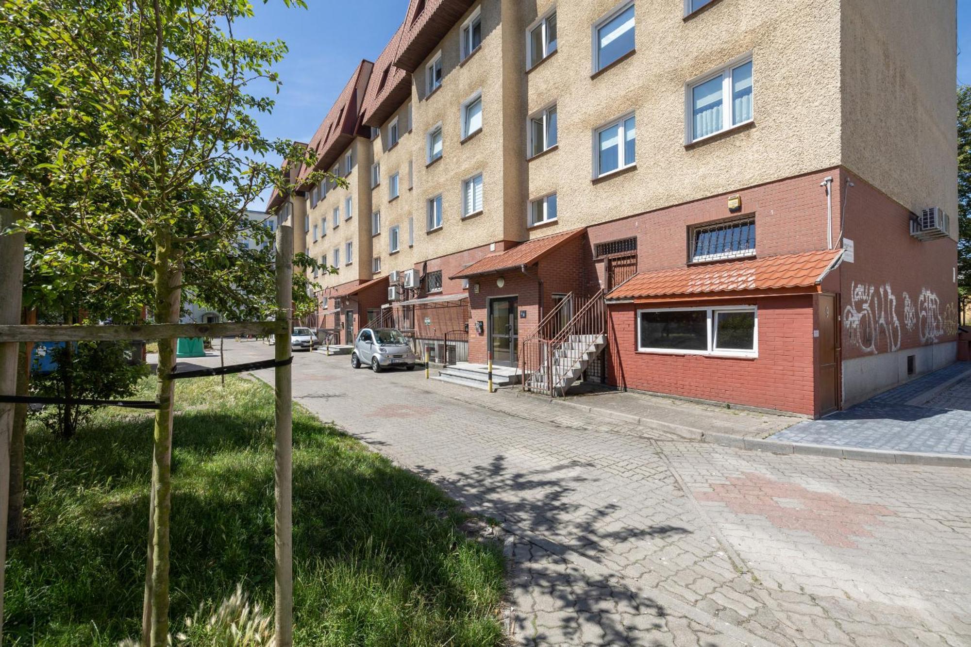 Zrodlana Two-bedroom With Balcony By Renters